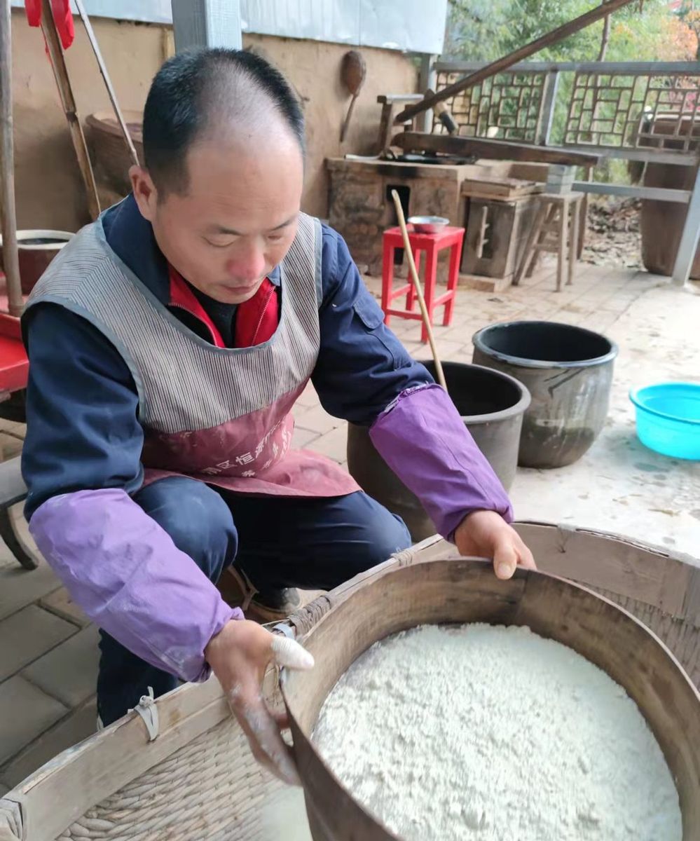 箩筛取粉